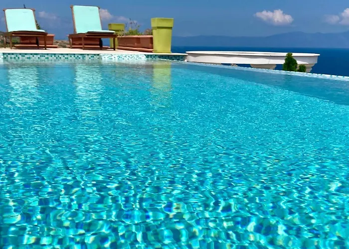 Ulyana - Athos Sea View&spa Apartamento *